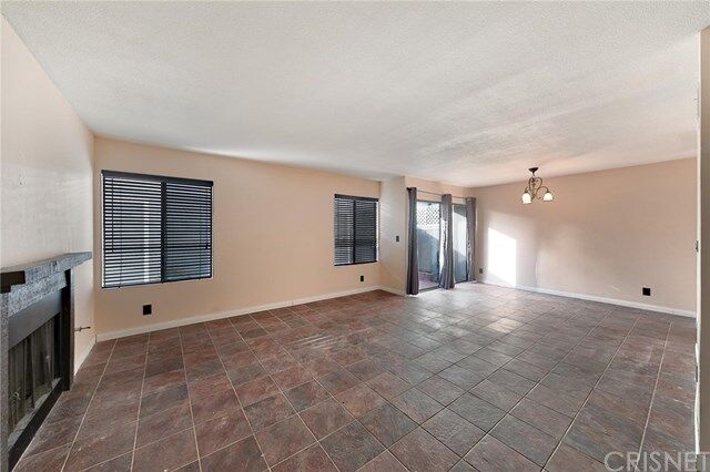 Property Photo:  27117 Crossglade Avenue 2  CA 91351 