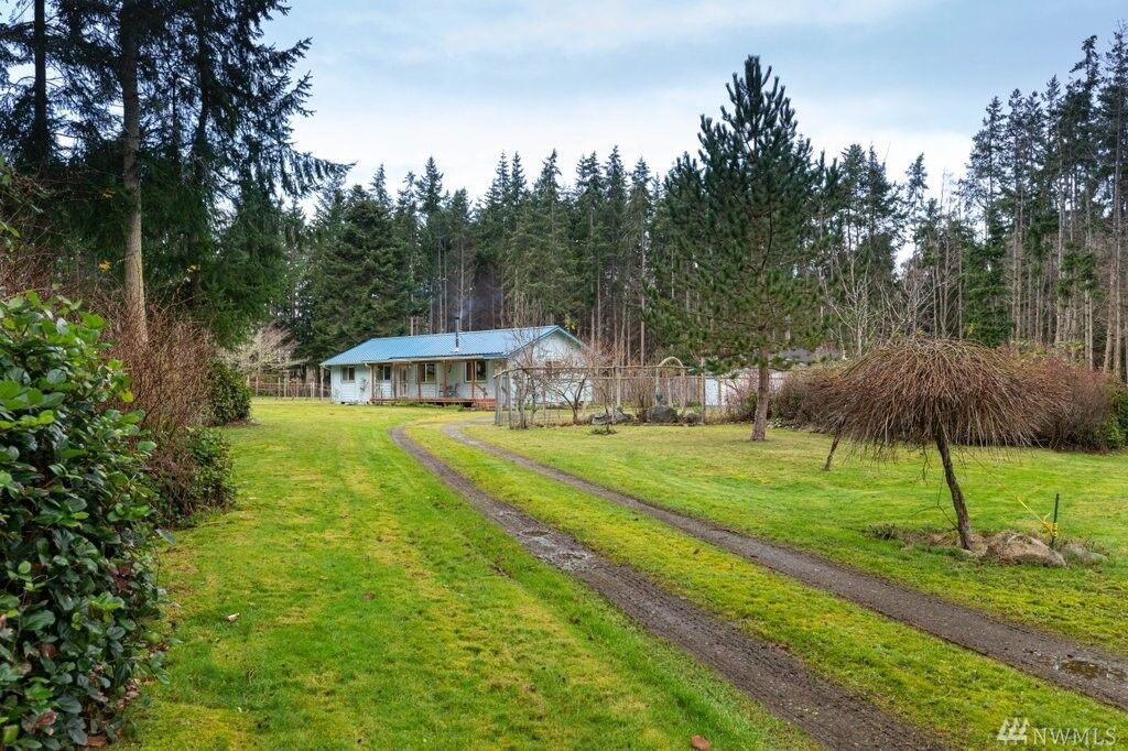 Property Photo:  700 S Edmonds Rd  WA 98239 