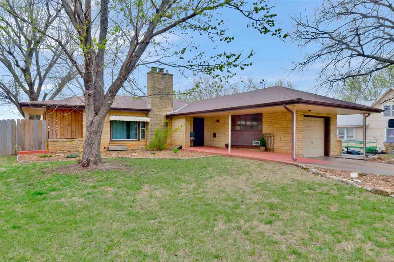 Property Photo:  203 N Marshall St  KS 67025 