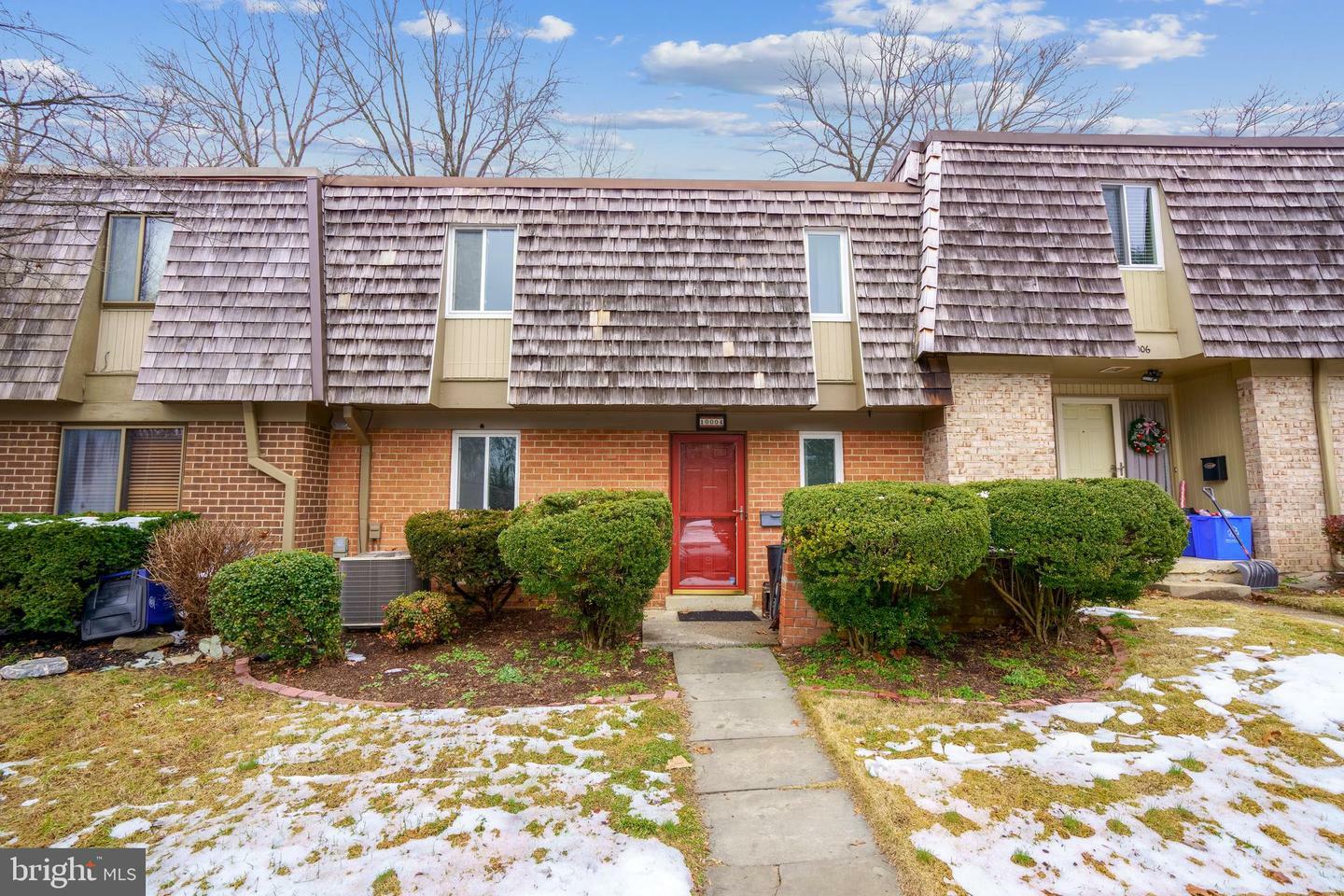 Property Photo: 10004 Battleridge Place MD 20886