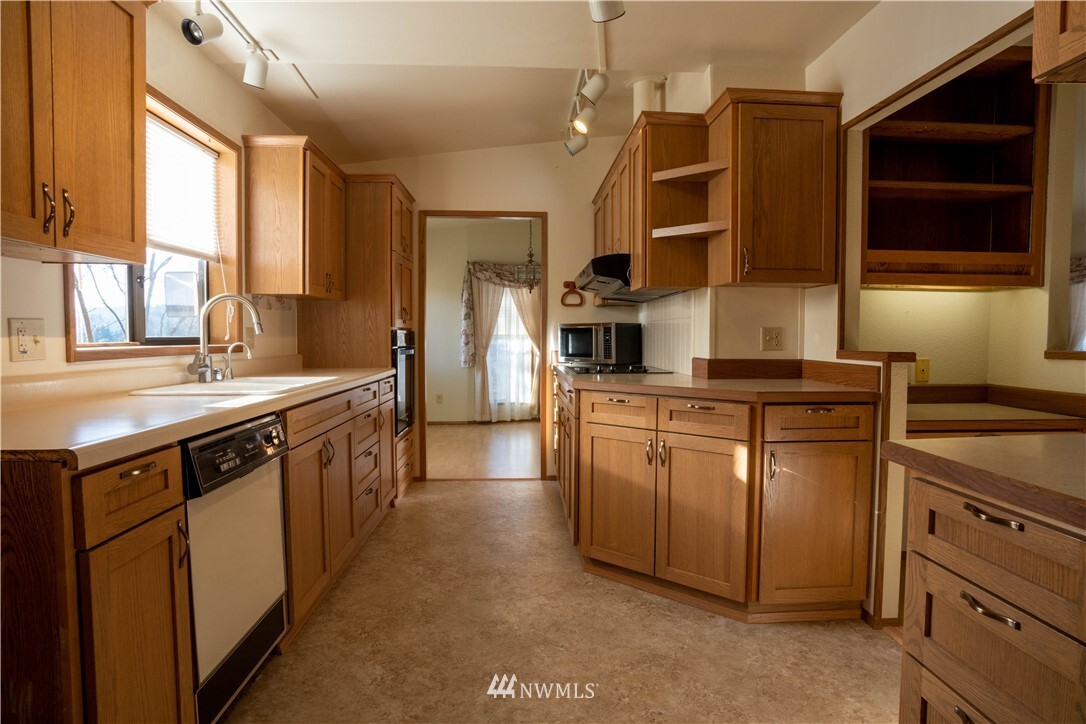 Property Photo:  23712 7th Place W  WA 98021 