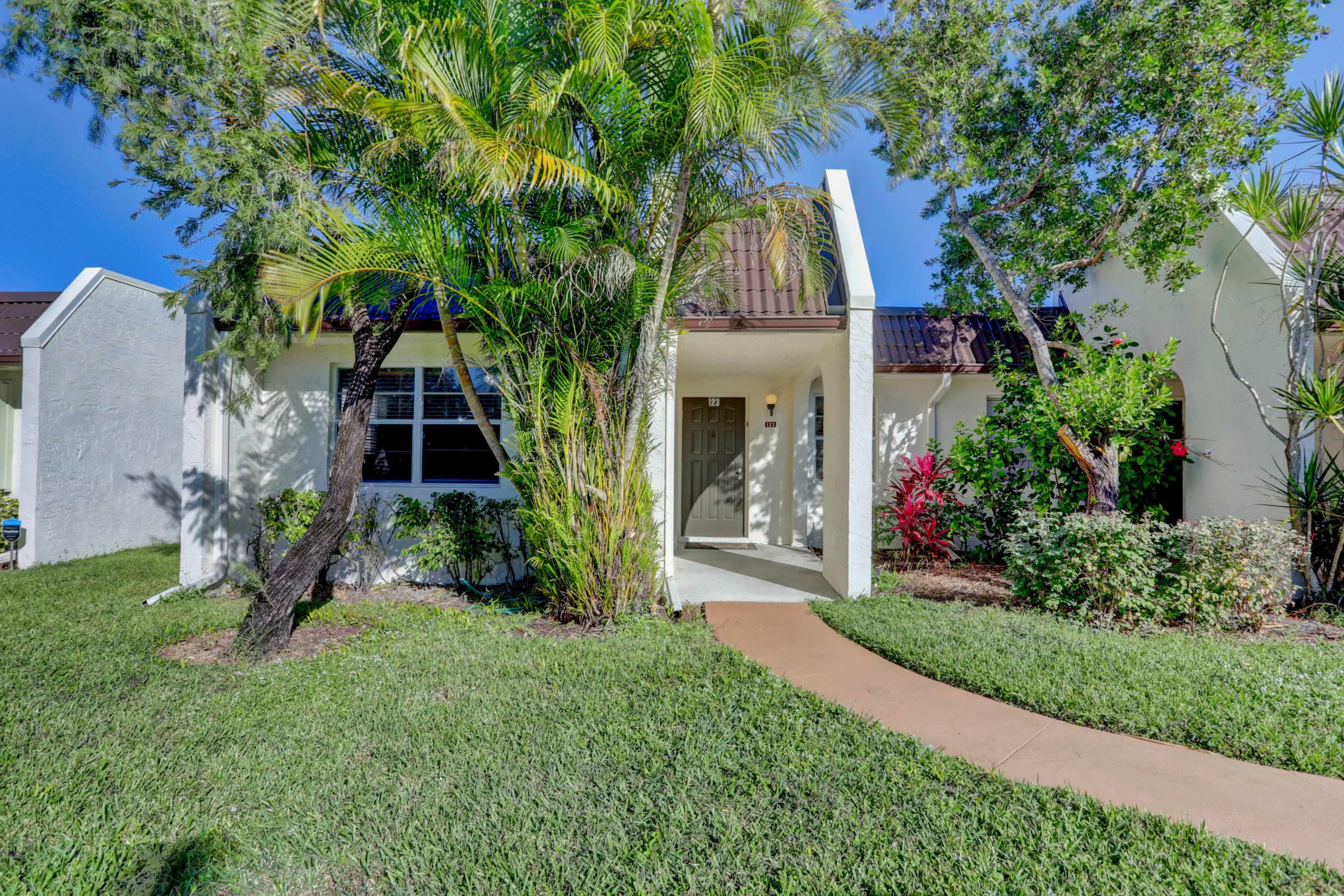 Property Photo: 123 Lake Susan Drive FL 33411