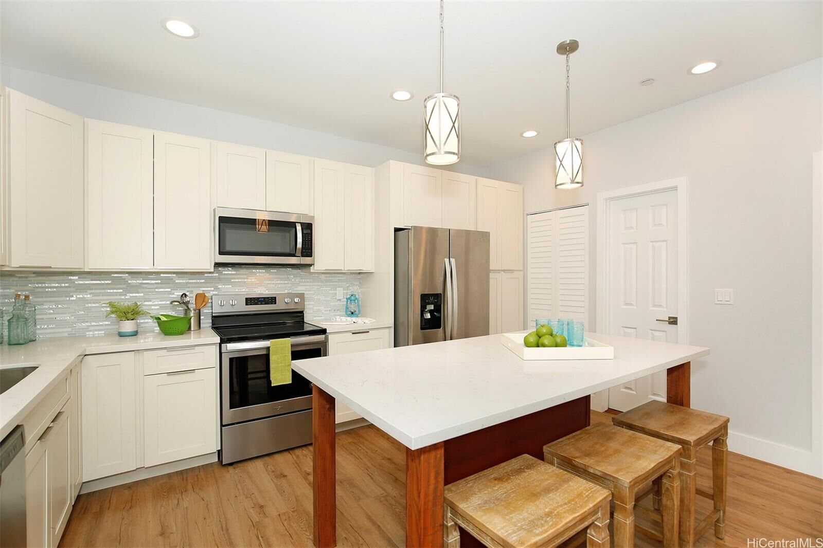 Property Photo:  1060 Spencer Street K  HI 96822 