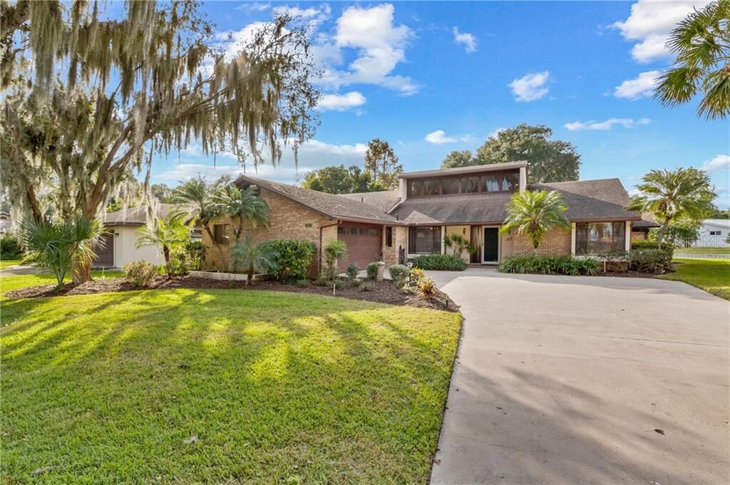 Property Photo:  103 Acacia Point  FL 34797 