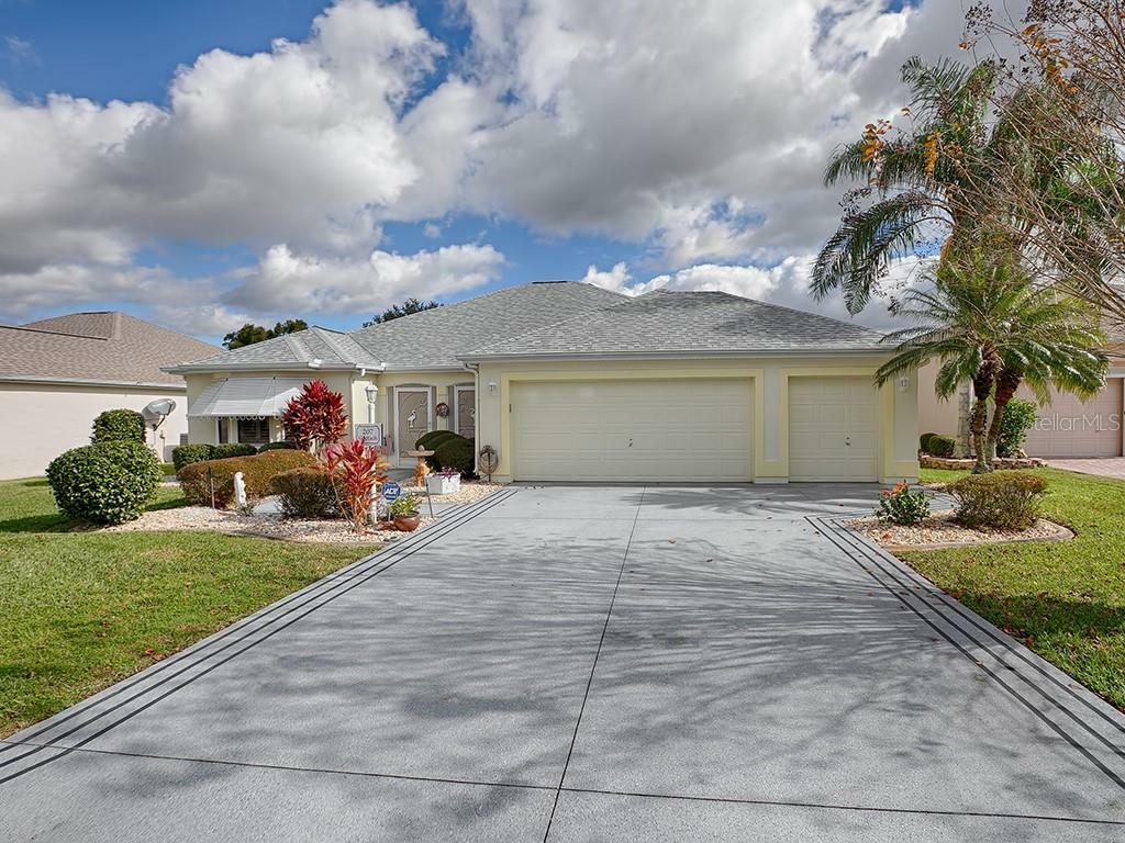 Property Photo:  207 Carrera Drive  FL 32159 