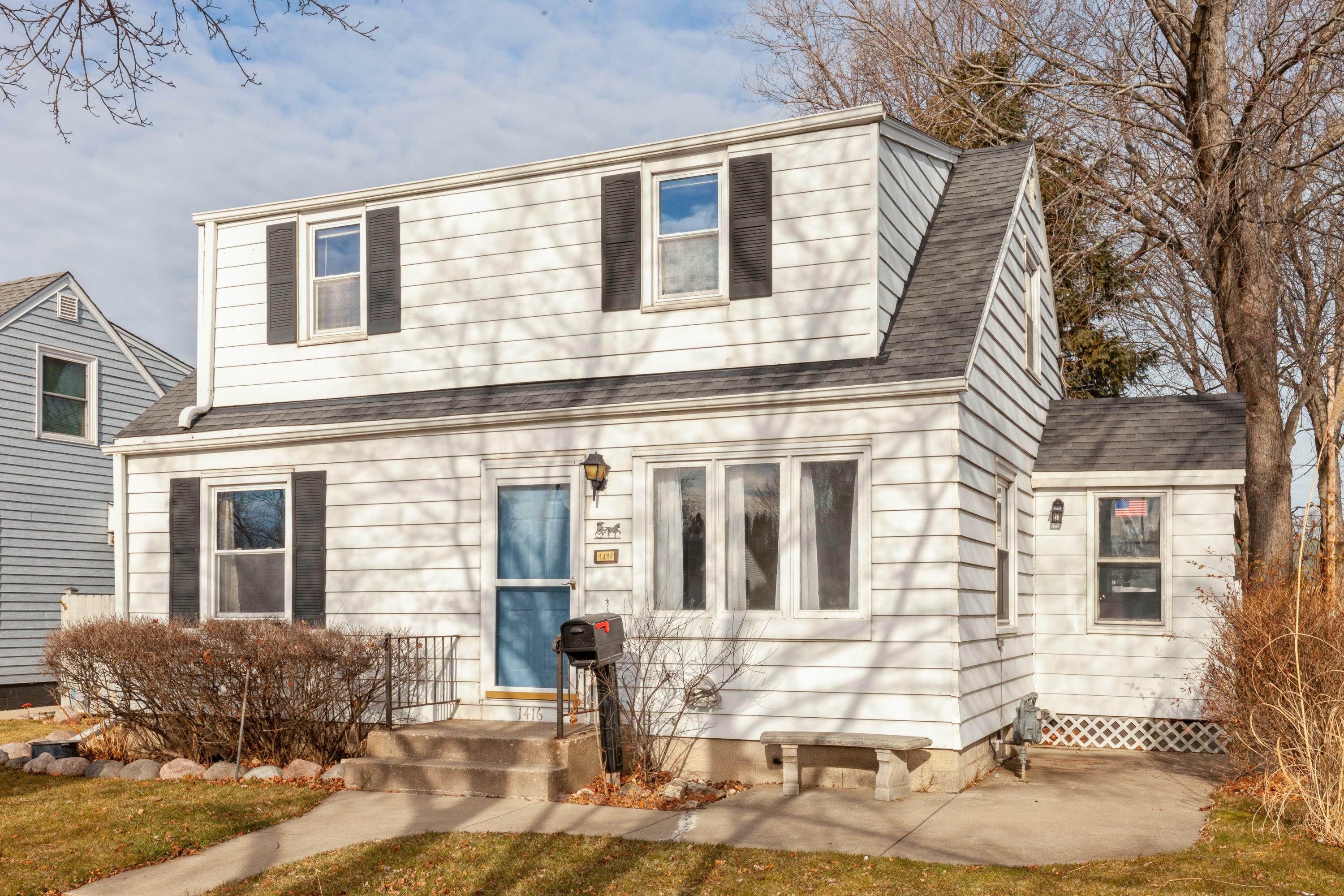 Property Photo:  1416 Drexel Blvd  WI 53172 