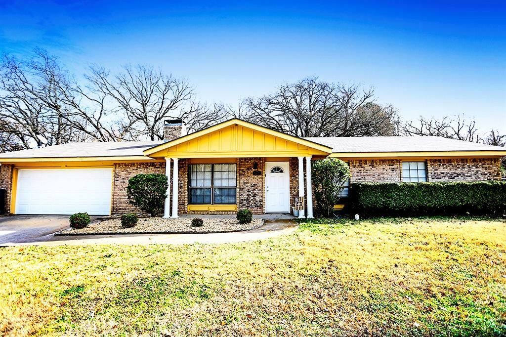 Property Photo:  713 Blue Meadow Drive  TX 76020 