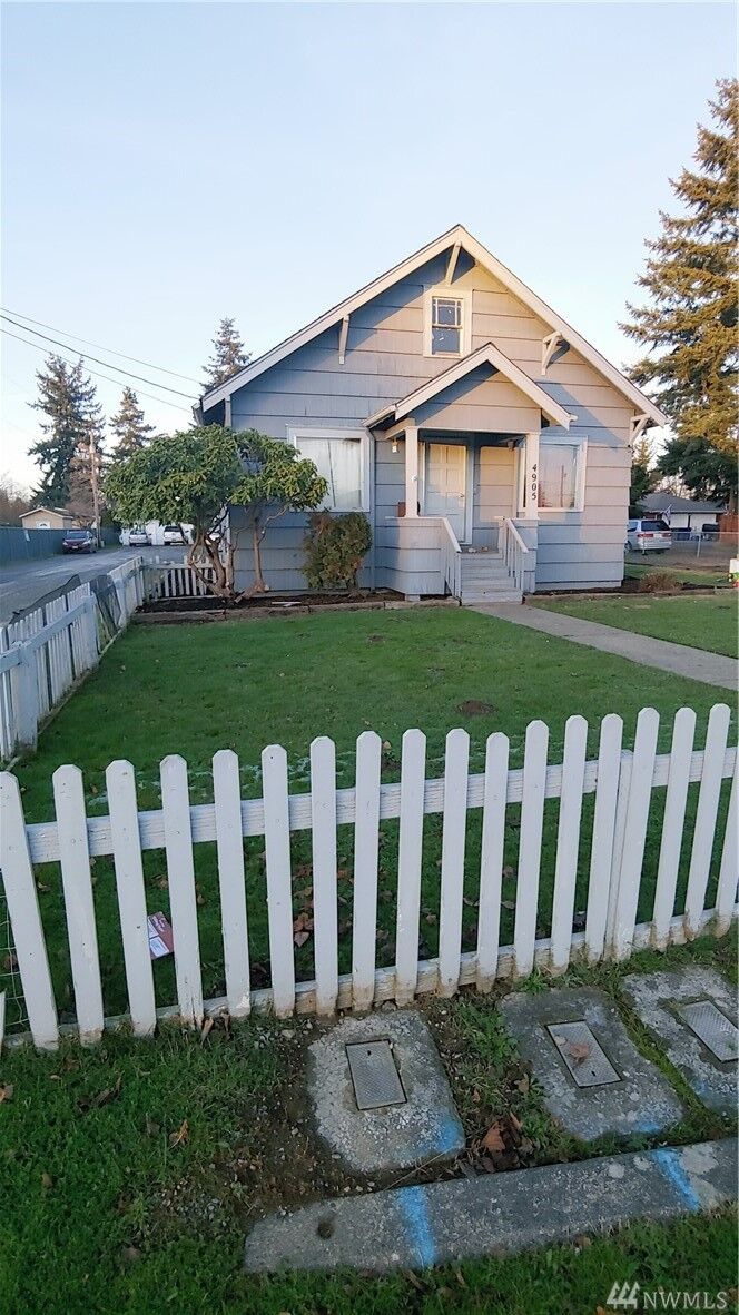 Property Photo: 4905 88th St NE WA 98270