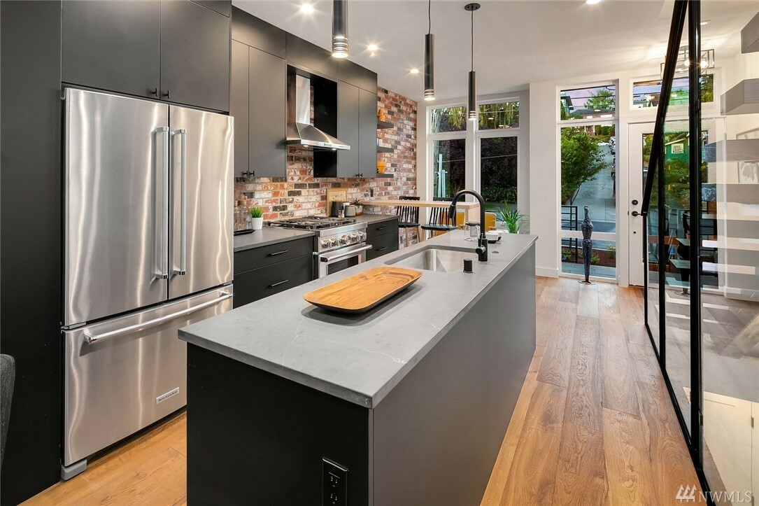 Property Photo: 2361 D Minor Ave E WA 98102
