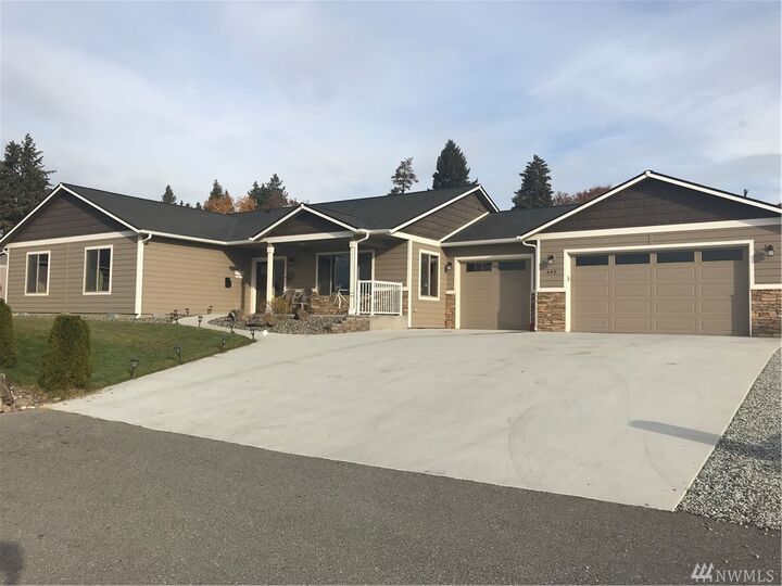 445 Hawthorn Ct NW  East Wenatchee WA 98802 photo
