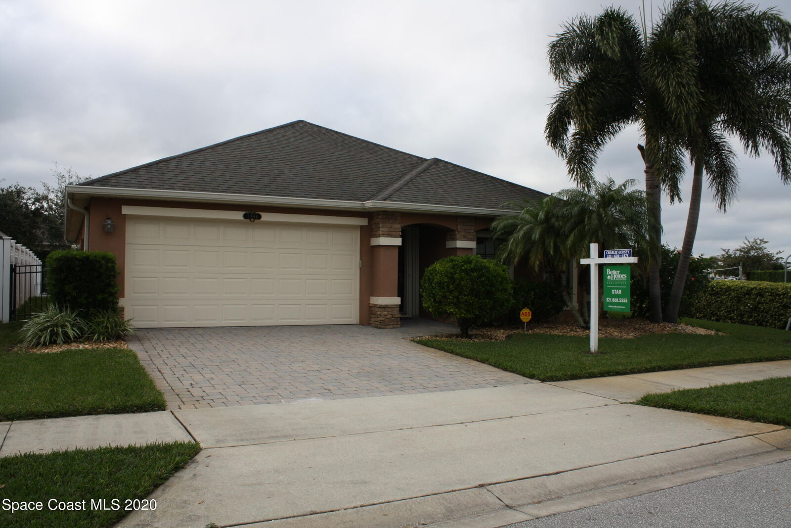 Property Photo: 1596 Donegal Drive FL 32940
