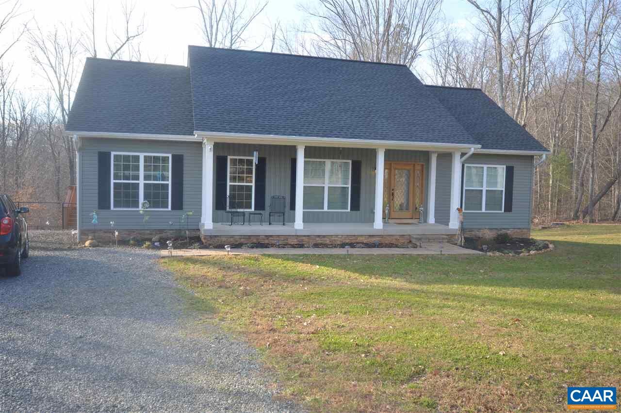 Property Photo: 206 Cardinal Ct VA 22973
