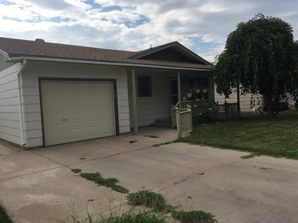 1303 Safford Avenue  Garden City KS 67846 photo