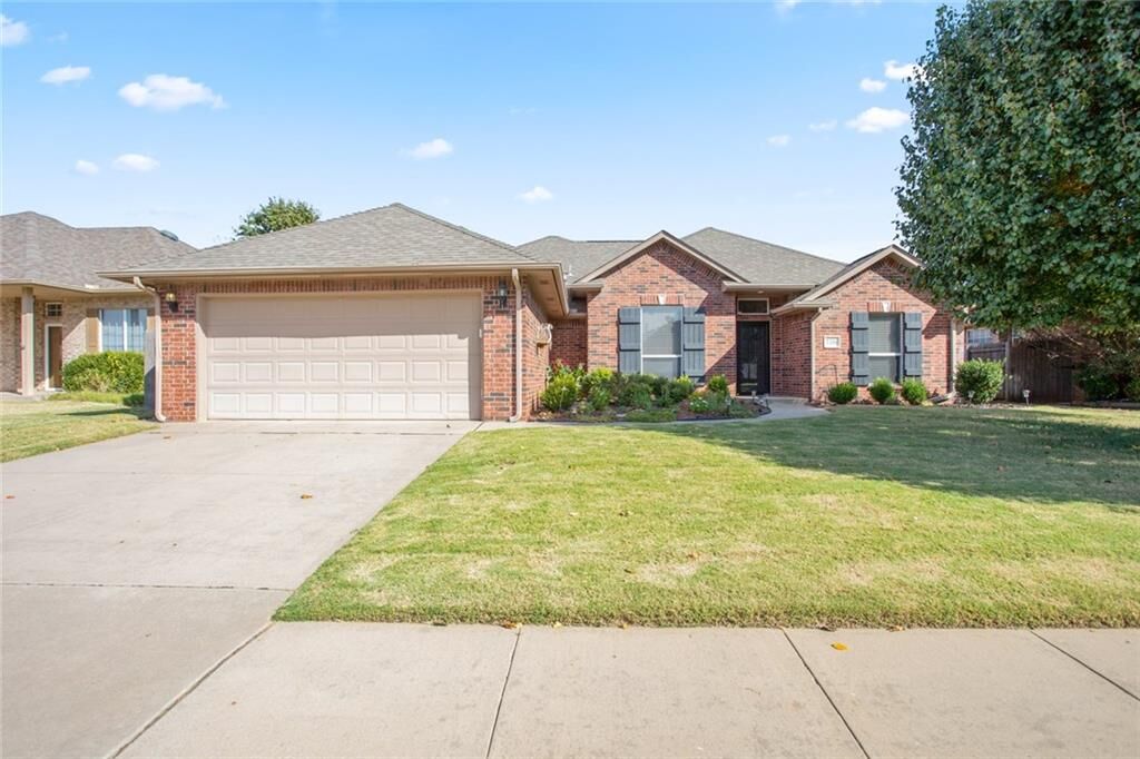 Property Photo: 7316 N Winding Meadow Lane OK 73132