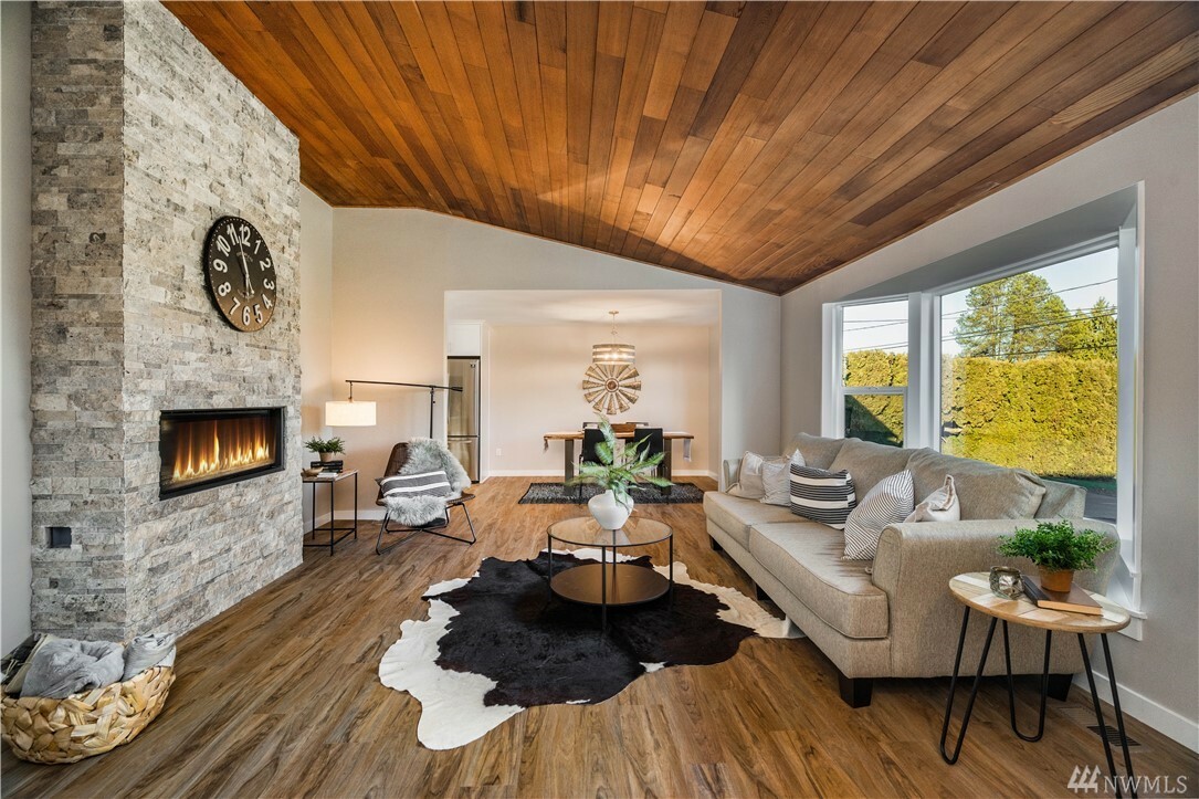 Property Photo: 9322 Woodland Ave E WA 98371