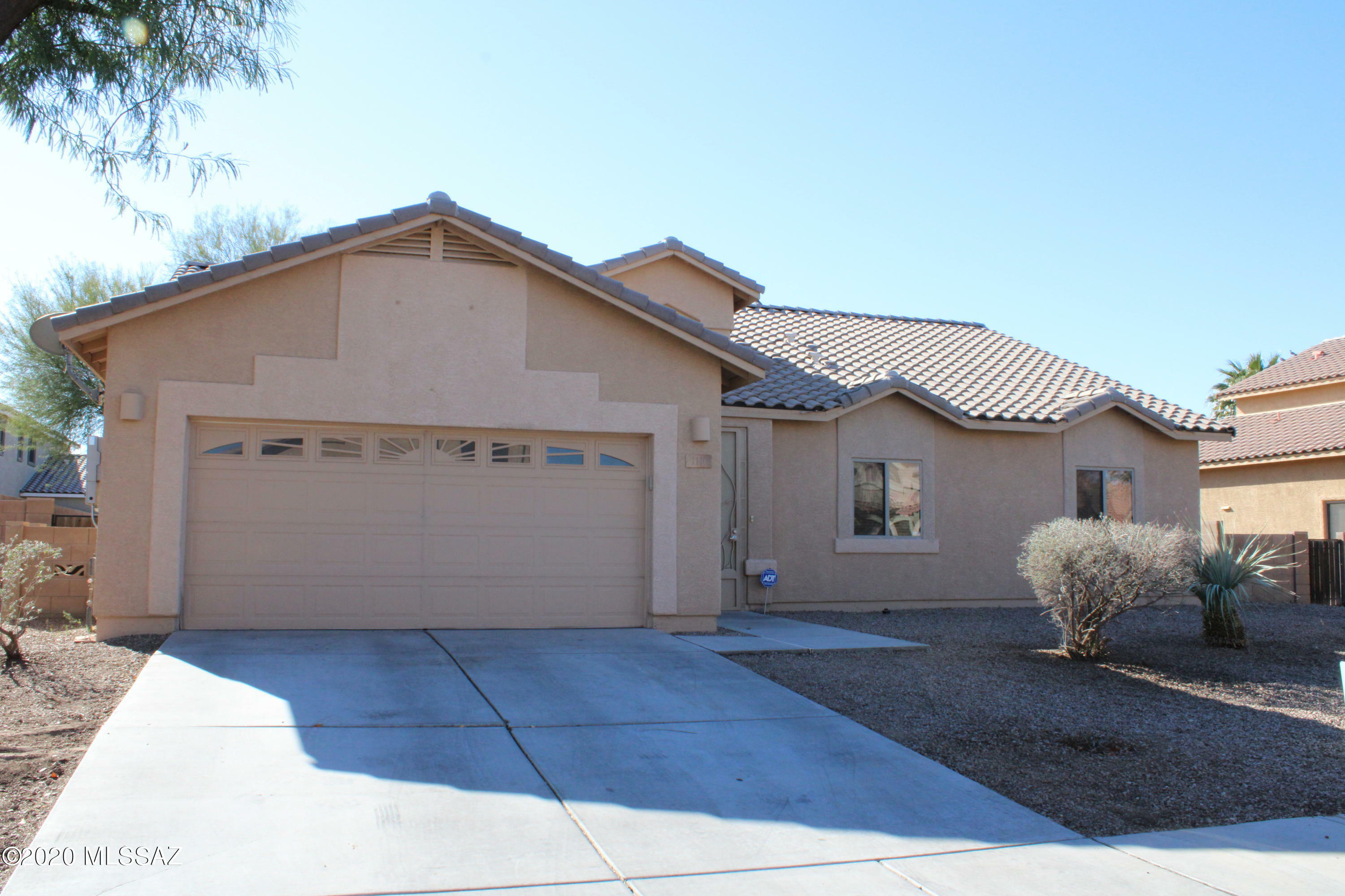 Property Photo: 11105 W Aplomado Drive AZ 85653