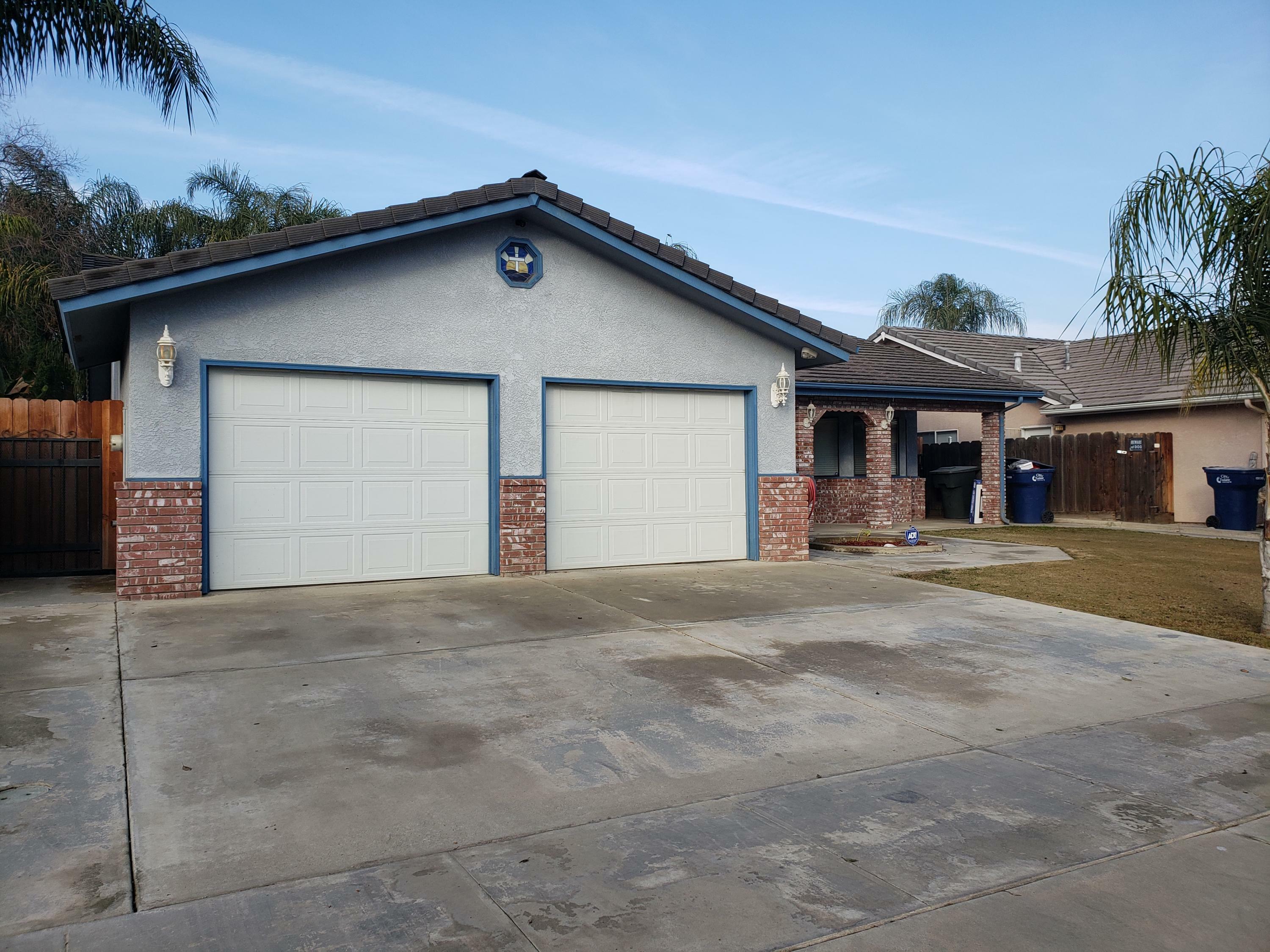 Property Photo:  1968 Cypress Cove Drive  CA 93274 