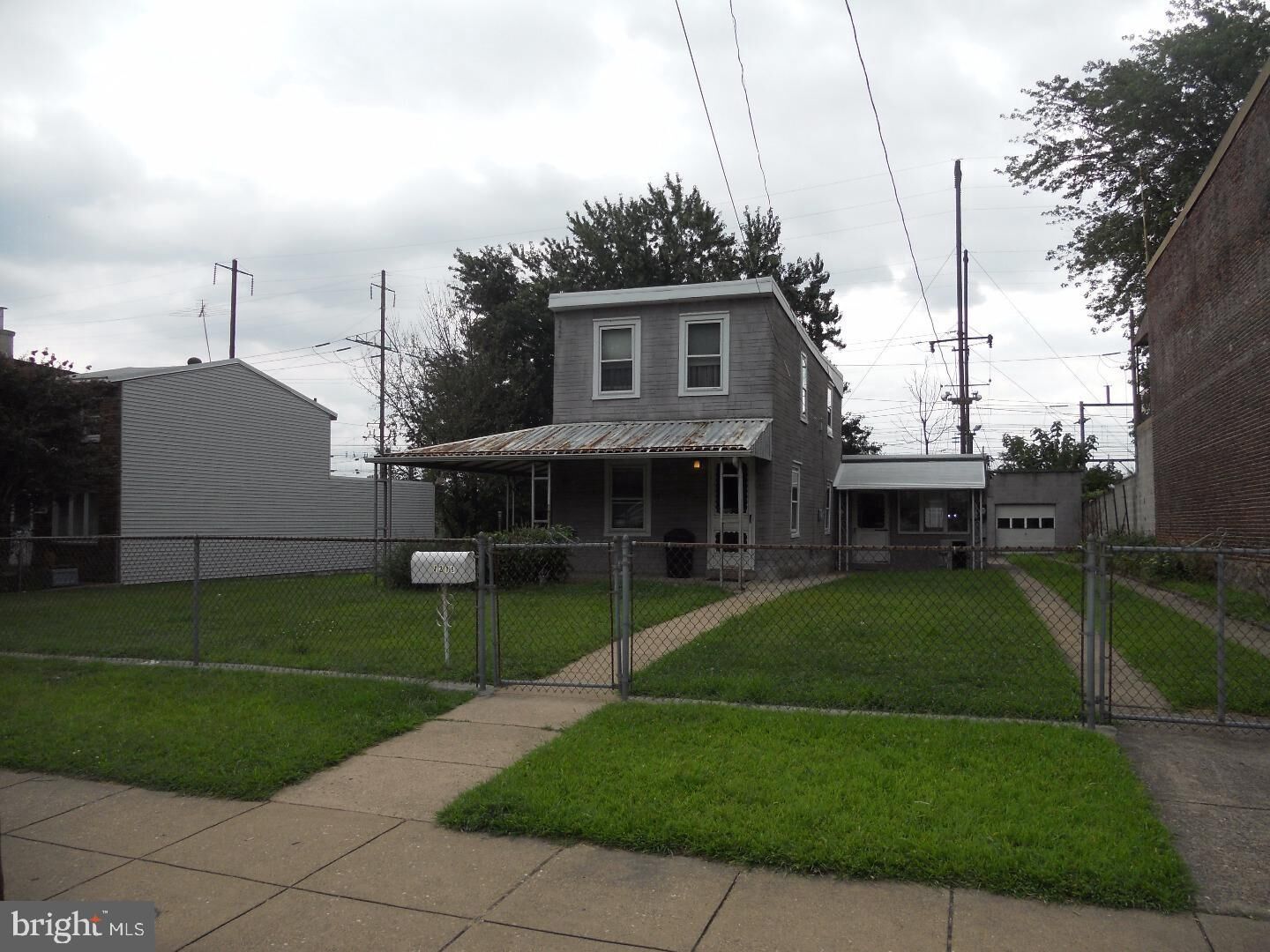 Property Photo: 1216 E Sedgley Avenue 22 PA 19134