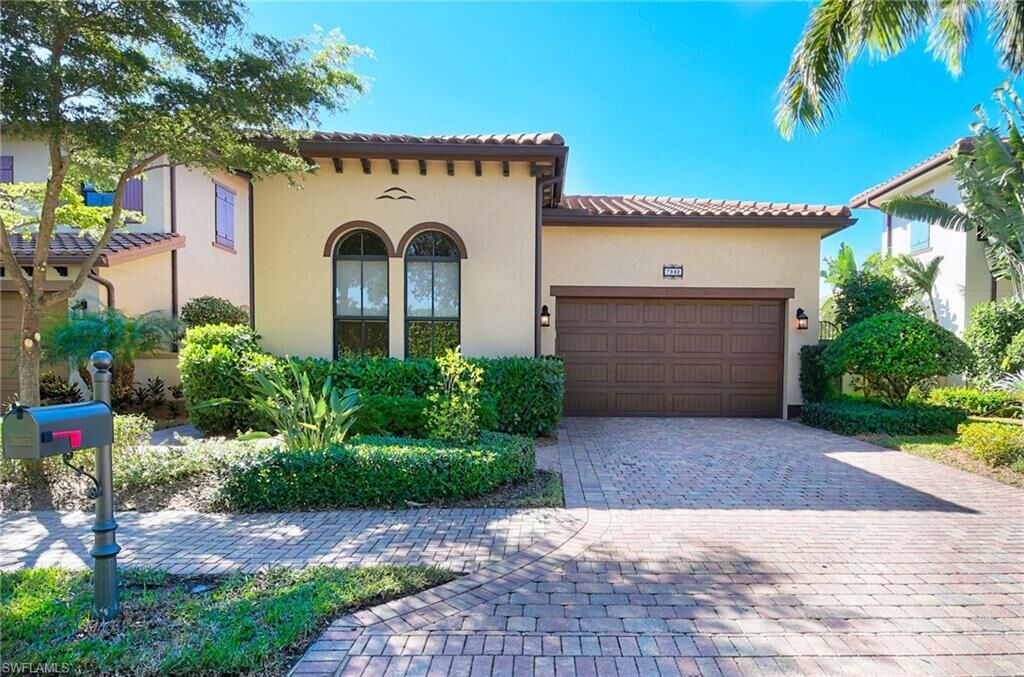 Property Photo:  7992 Cordoba Pl  FL 34113 