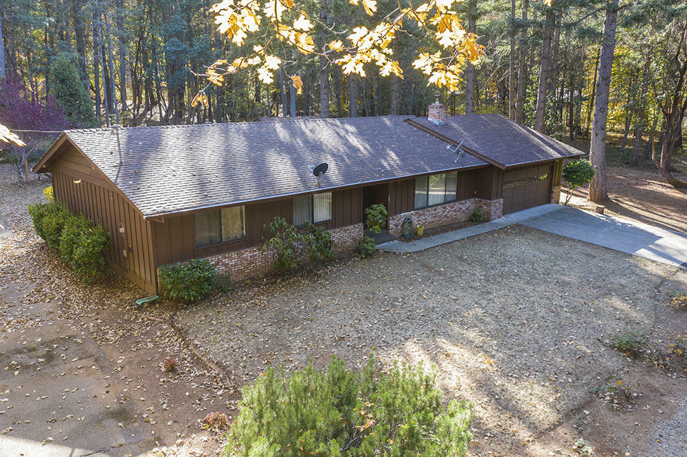 Property Photo:  216 S Old Stage Road  OR 97523 