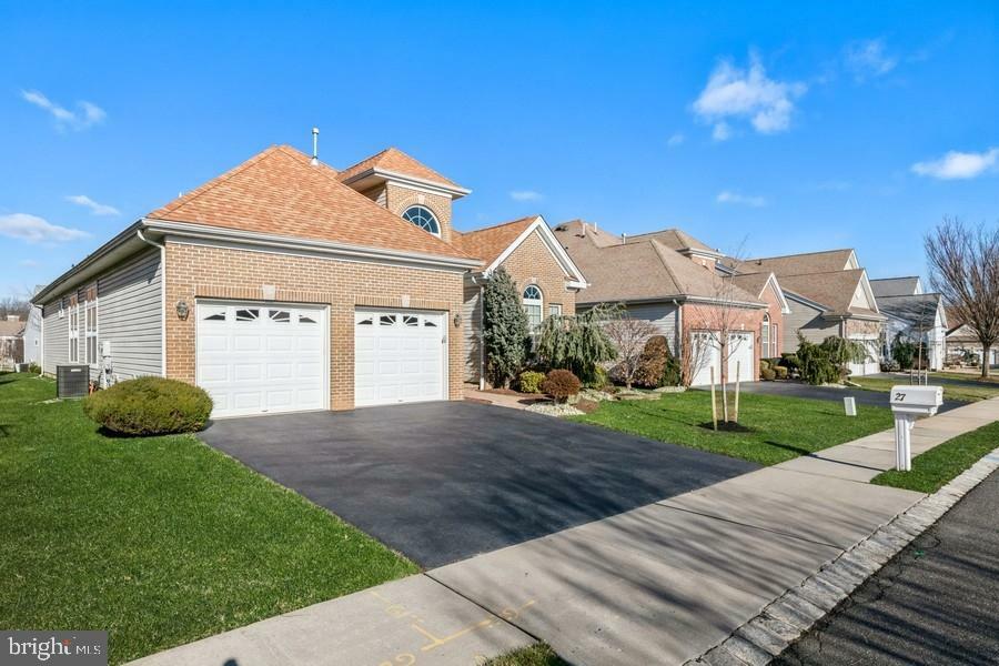 Property Photo:  27 Steeple Road  NJ 08831 