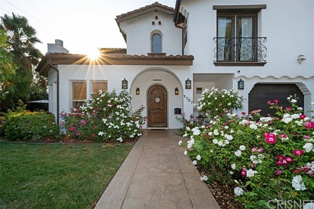 Property Photo: 4707 Tyrone Avenue CA 91423
