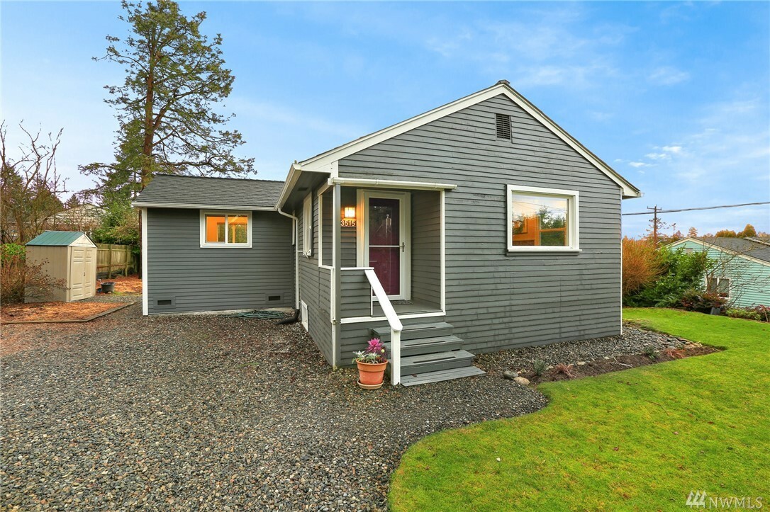 Property Photo:  3515 NE 137th St  WA 98125 