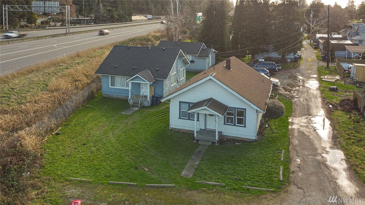 Property Photo:  1125 S 7th St  WA 98273 