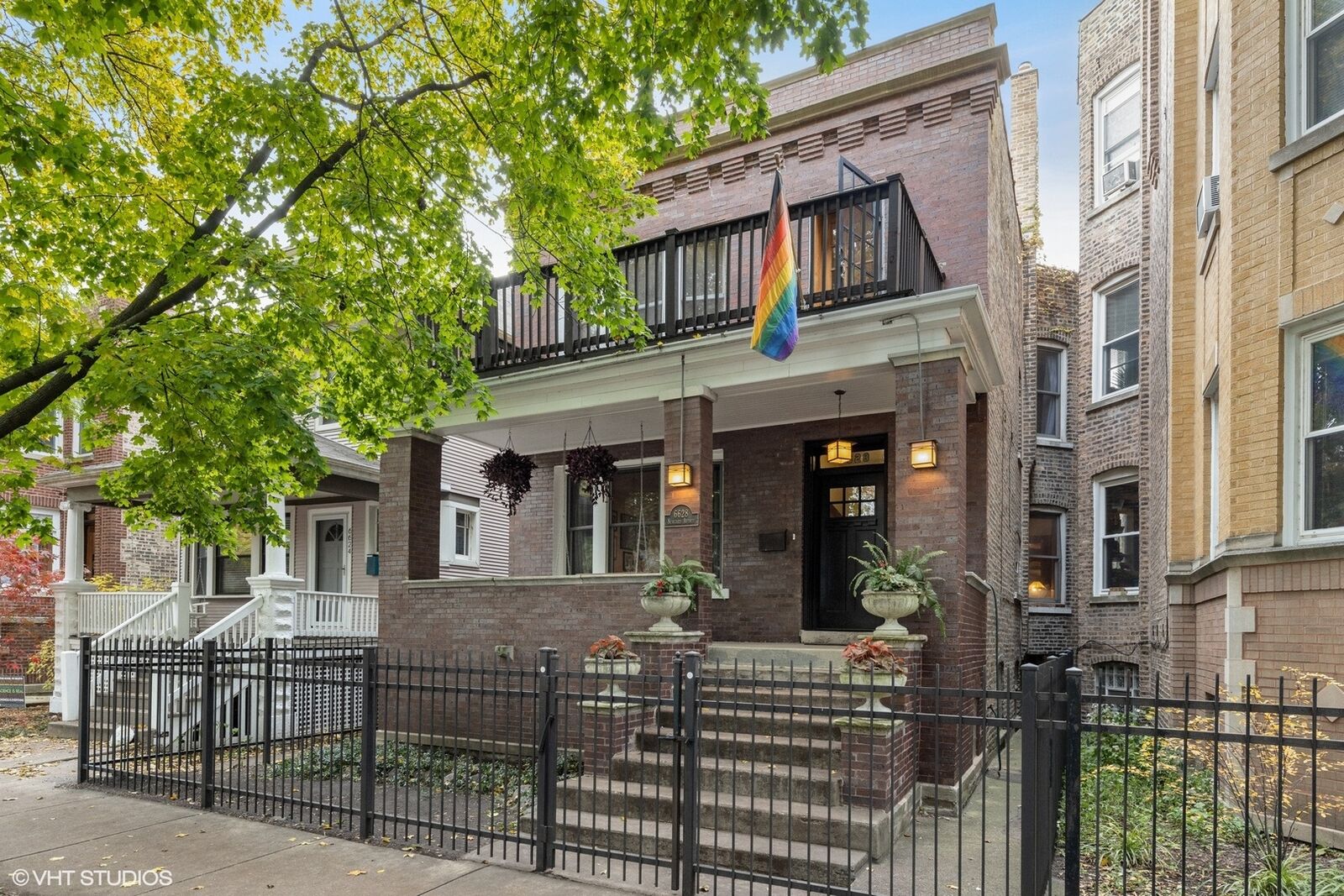 Property Photo: 6628 N Newgard Avenue IL 60626