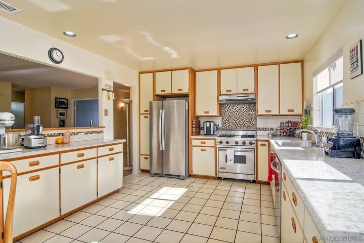 Property Photo:  13360 Floral Avenue  CA 92064 