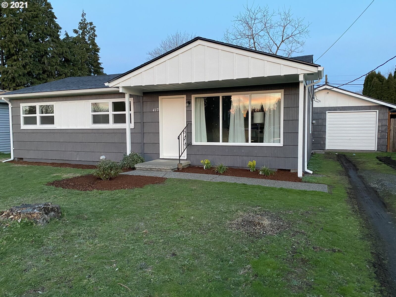Property Photo: 417 Miami Way WA 98664