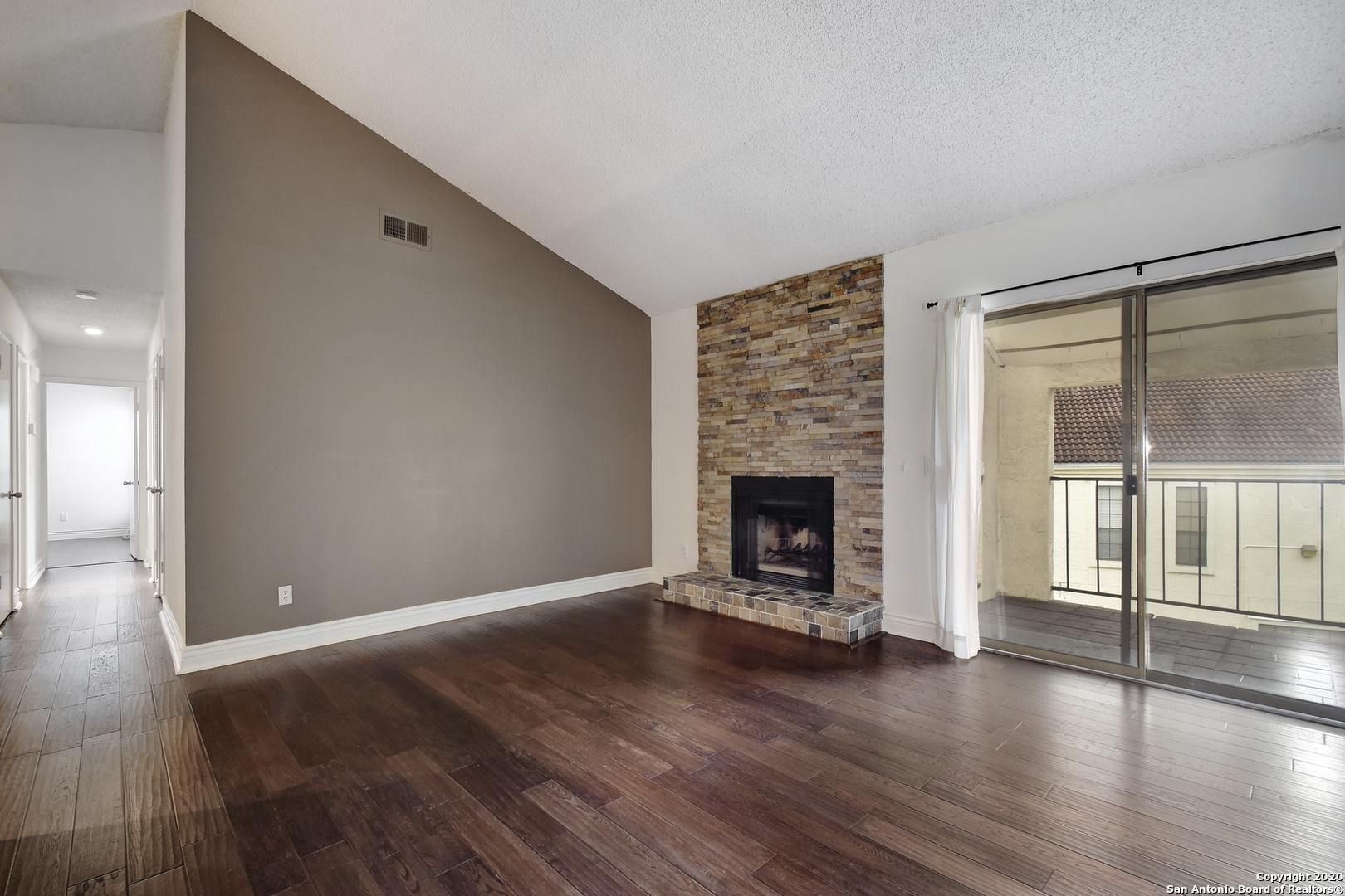 Property Photo: 2255 Thousand Oaks Dr 4106 TX 78232