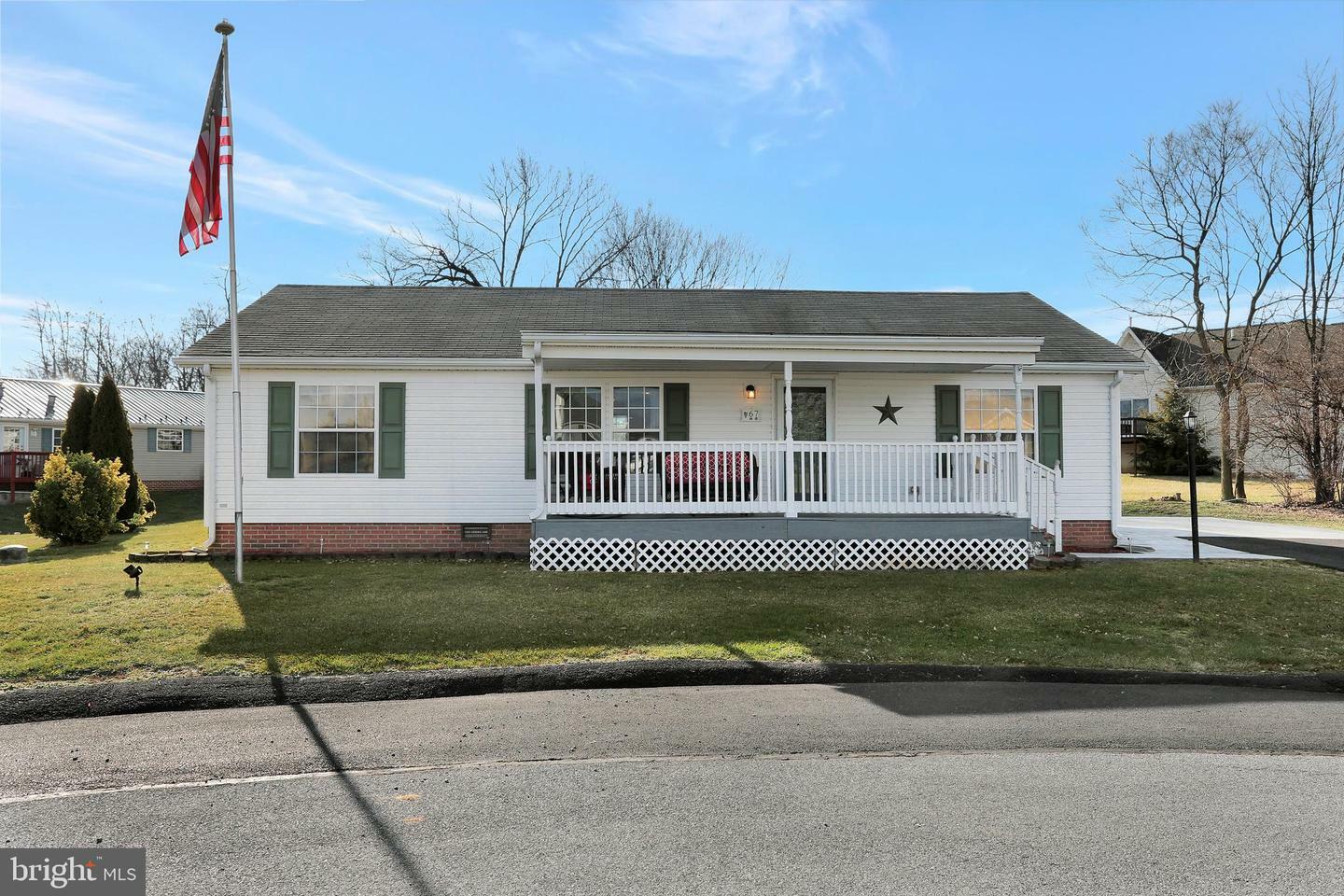 Property Photo: 67 Ruddy Duck Lane WV 25405