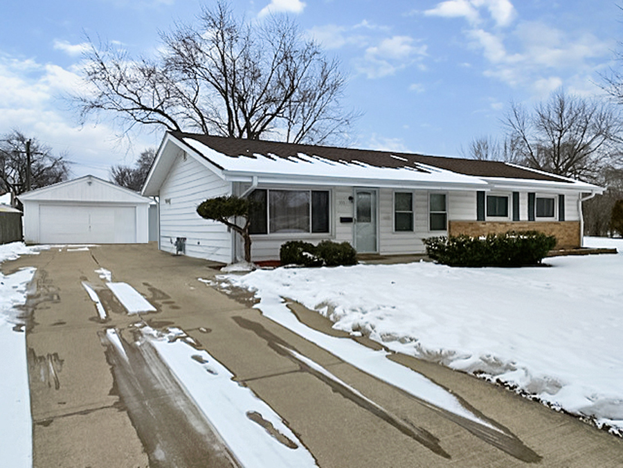 Property Photo:  555 Maywood Lane  IL 60169 