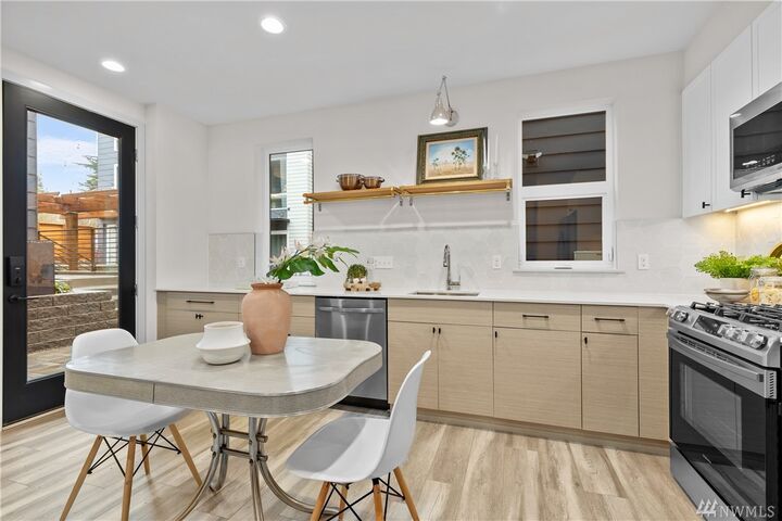 Property Photo:  10712 Greenwood Ave N C  WA 98133 