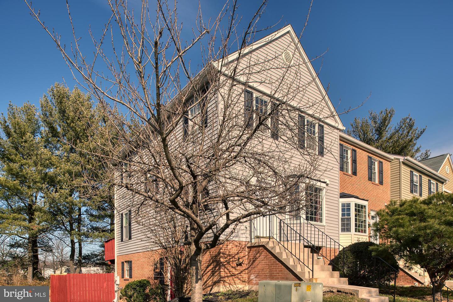 Property Photo: 7670 N Arbory Way 182 MD 20707