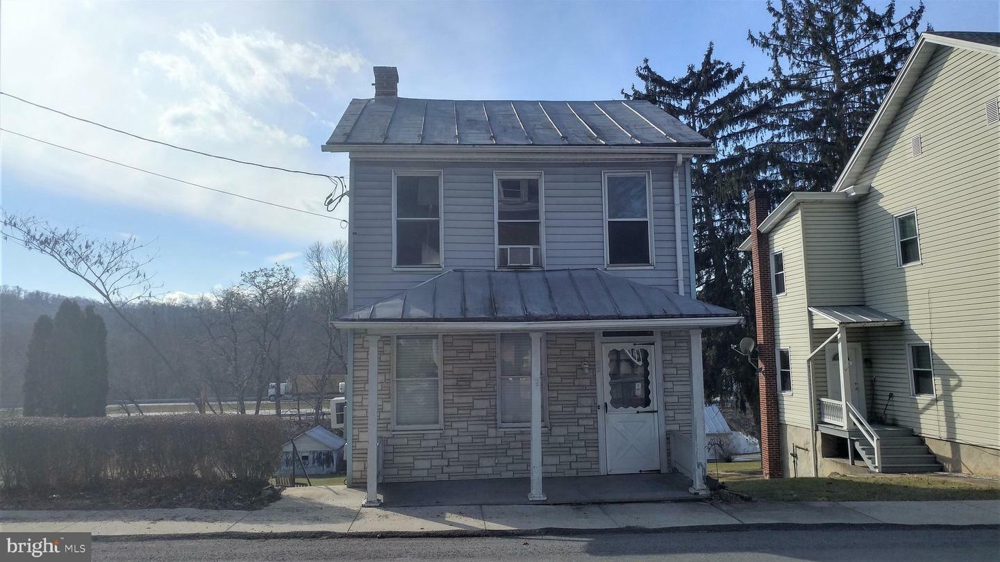 Property Photo:  23 S Market Street  PA 17062 