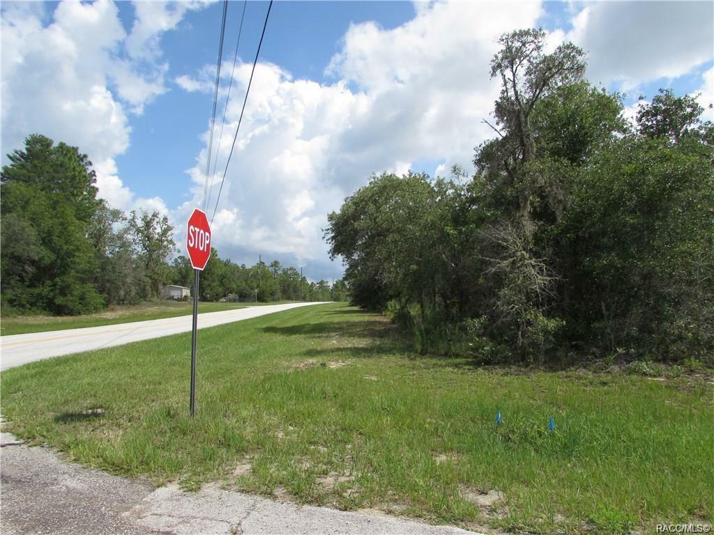 Property Photo: 2743 W Dellwood Street FL 34433