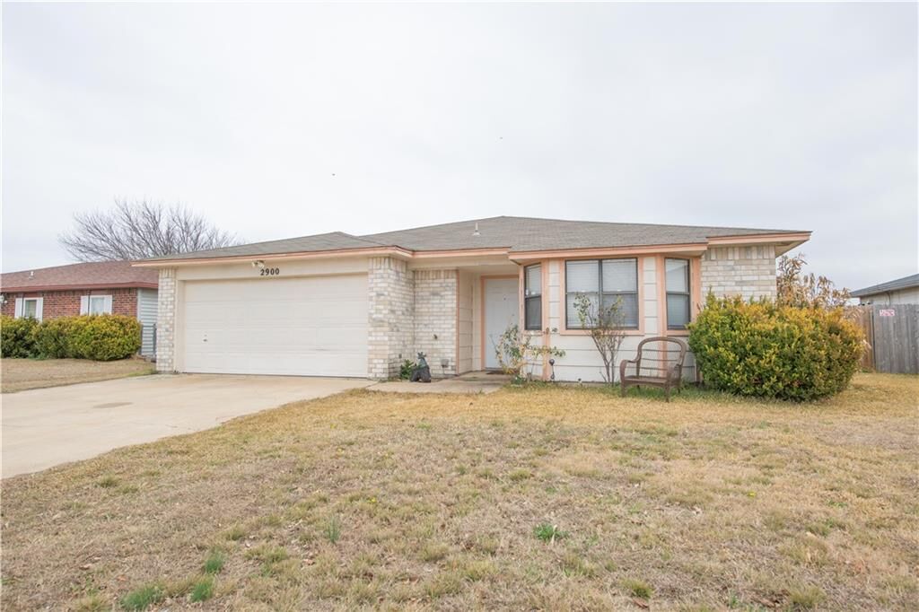 Property Photo:  
