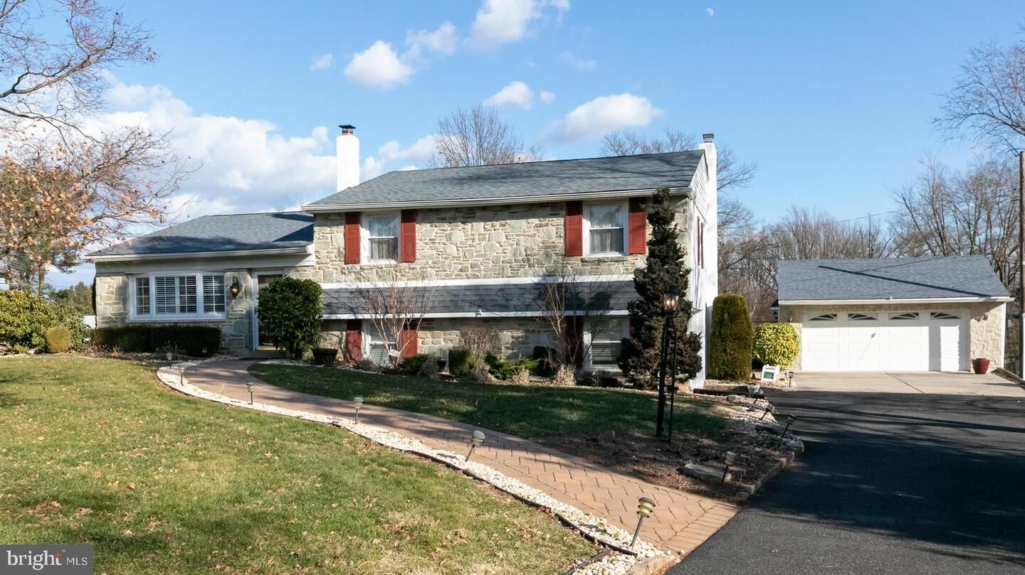 Property Photo:  675 Rising Sun Avenue  PA 18966 