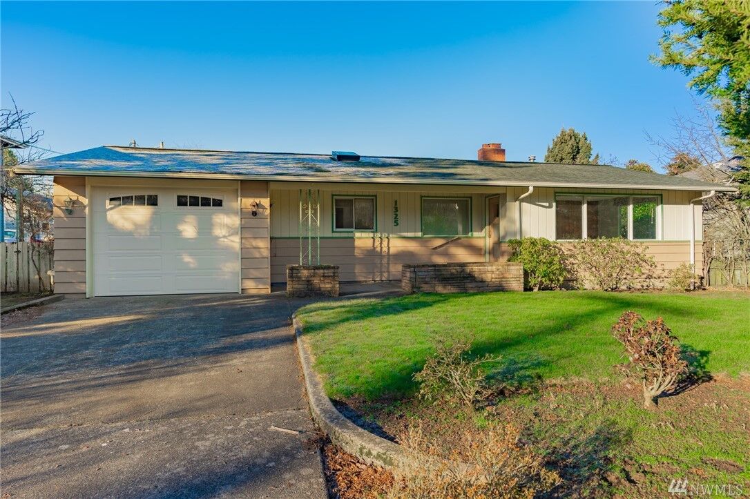 Property Photo: 1325 Puget St WA 98229