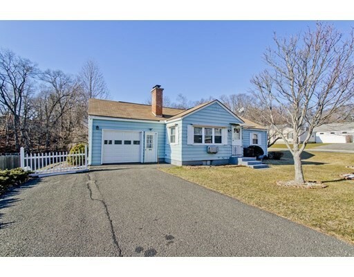 Property Photo:  6 Barre Cir  MA 01013 