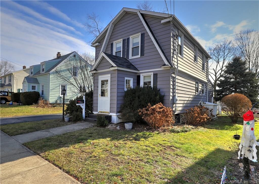 Property Photo:  18 Pearl Hill Street  CT 06460 