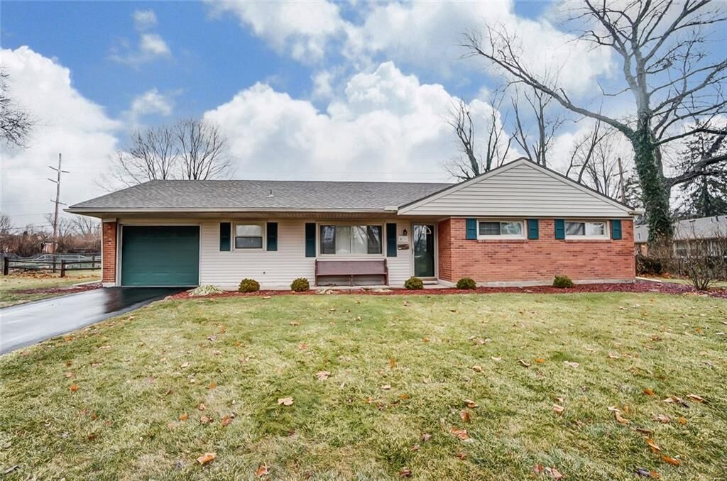 Property Photo: 426 Willowhurst Drive OH 45459