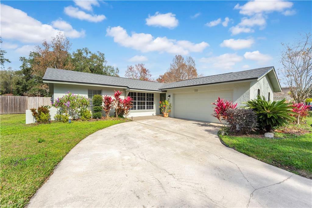 Property Photo:  425 Mandalay Road  FL 32809 