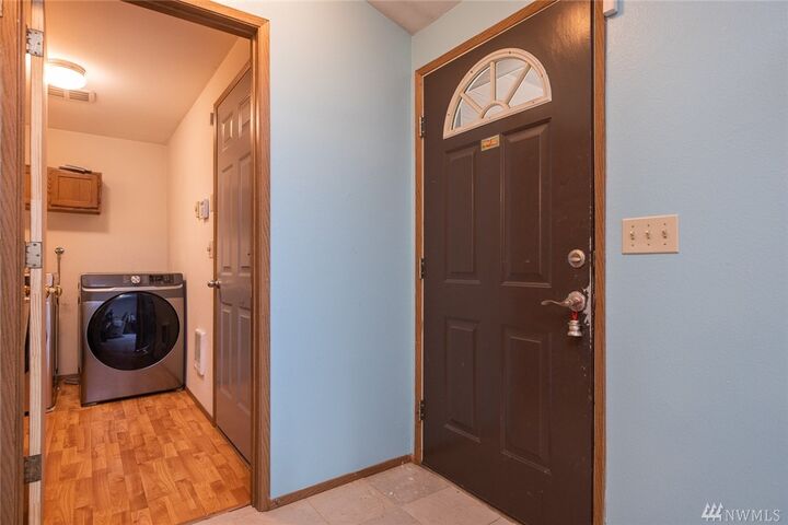 Property Photo:  2302 Orchard St W  WA 98466 