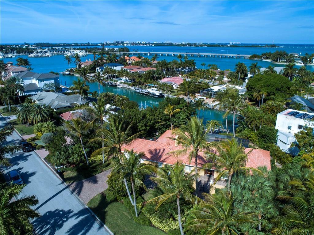 Property Photo: 121 S Warbler Lane FL 34236