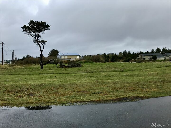 Property Photo:  132 Discovery Ave  WA 98569 