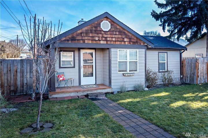 1202 N Okanogan St  Ellensburg WA 98926 photo