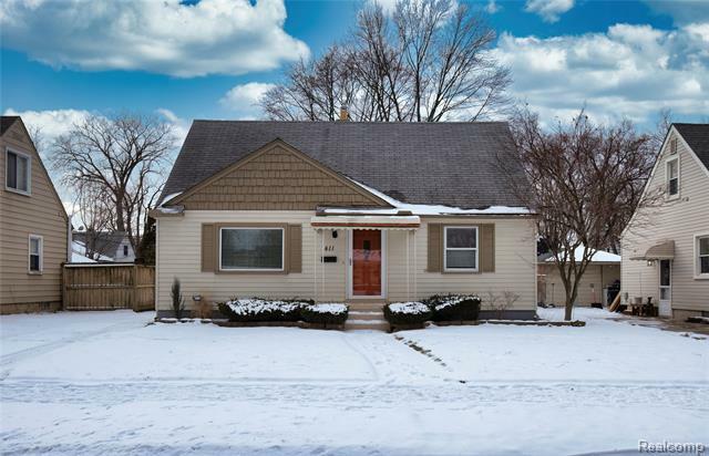 Property Photo:  411 N Edgeworth Avenue  MI 48067 